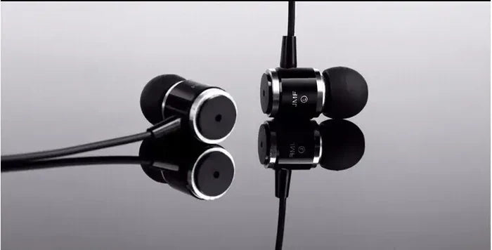 Super Bass Earphone For IPhone 5 5S 4 Samsung with black design on reflective surface
