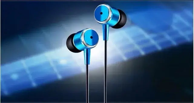 Super Bass Earphone For IPhone 5 5S 4 Samsung in blue color with cable, suitable for iPhones and Samsung devices.